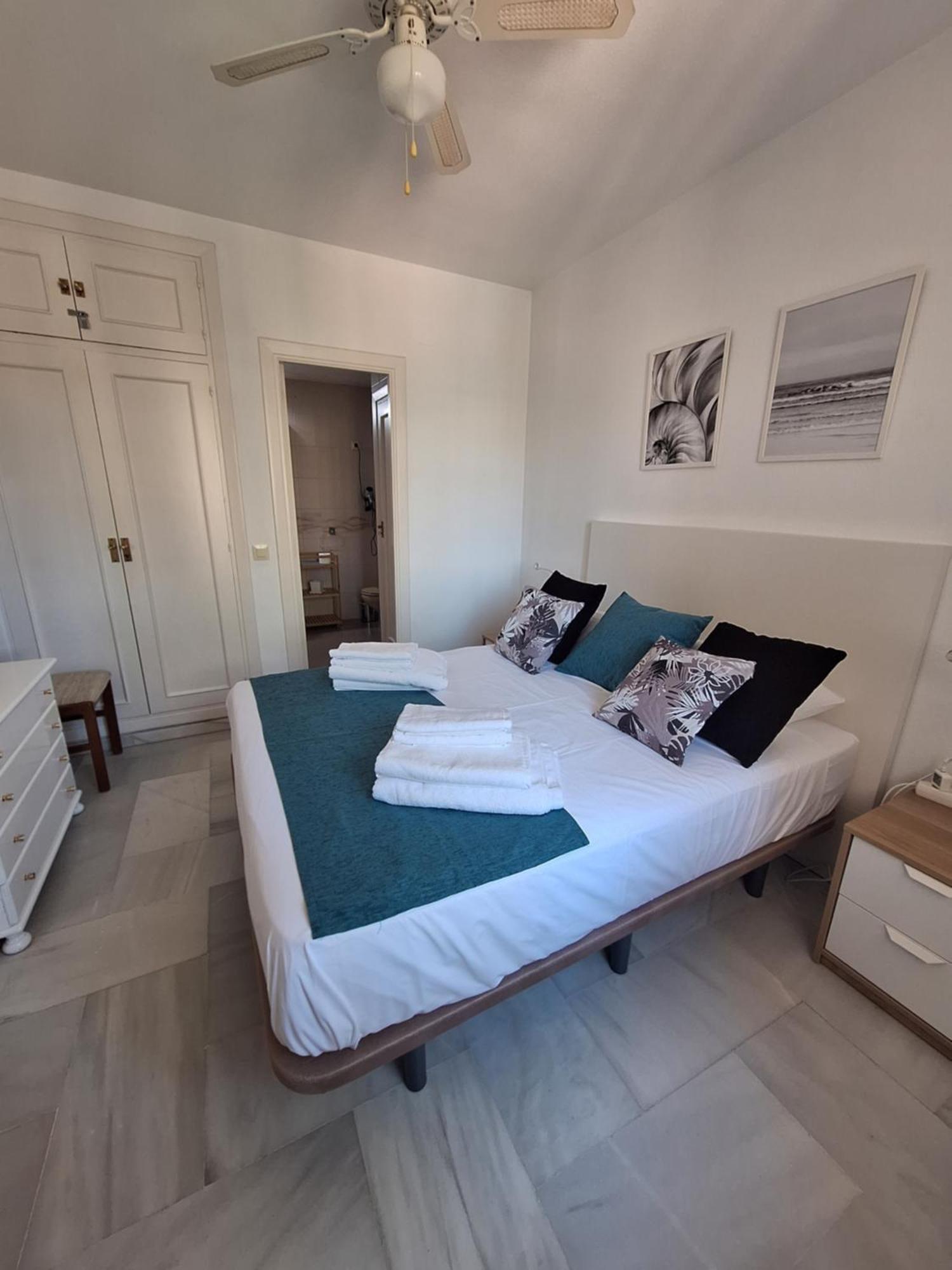 Primera Linea Del Mar - Acceso Directo Playa Carihuela Torremolinos Eksteriør bilde