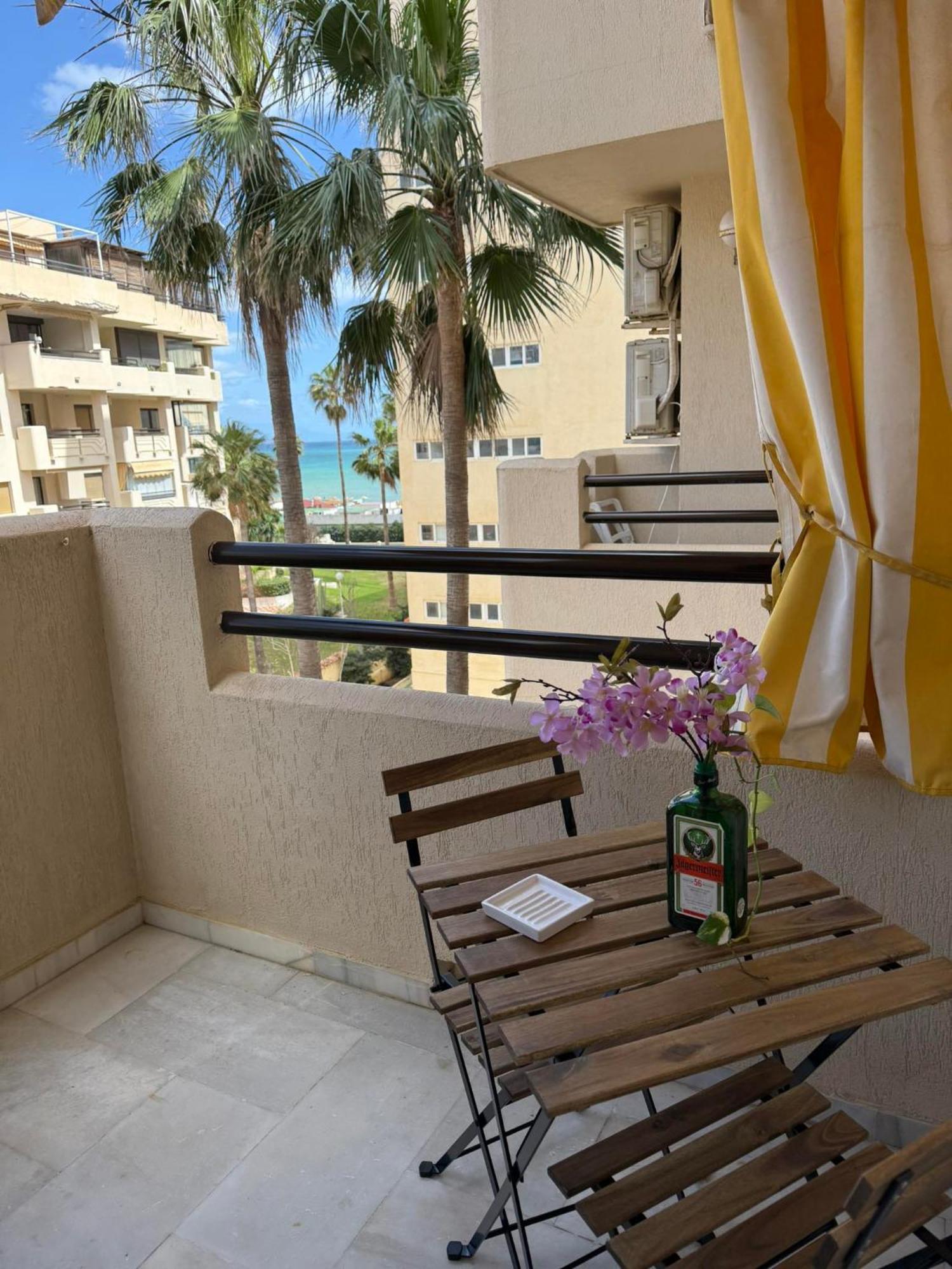 Primera Linea Del Mar - Acceso Directo Playa Carihuela Torremolinos Eksteriør bilde
