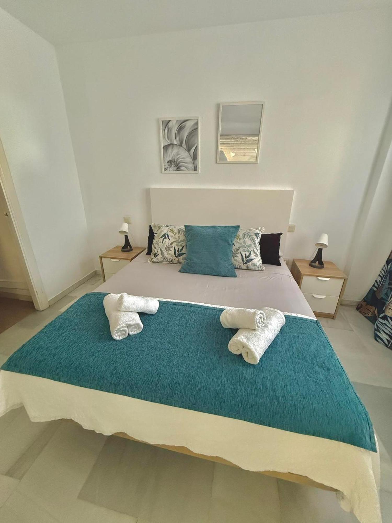 Primera Linea Del Mar - Acceso Directo Playa Carihuela Torremolinos Eksteriør bilde